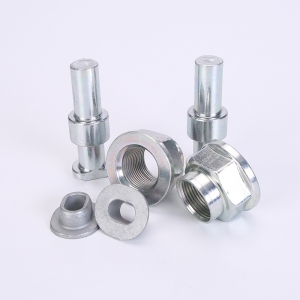 fasten the screw nuts